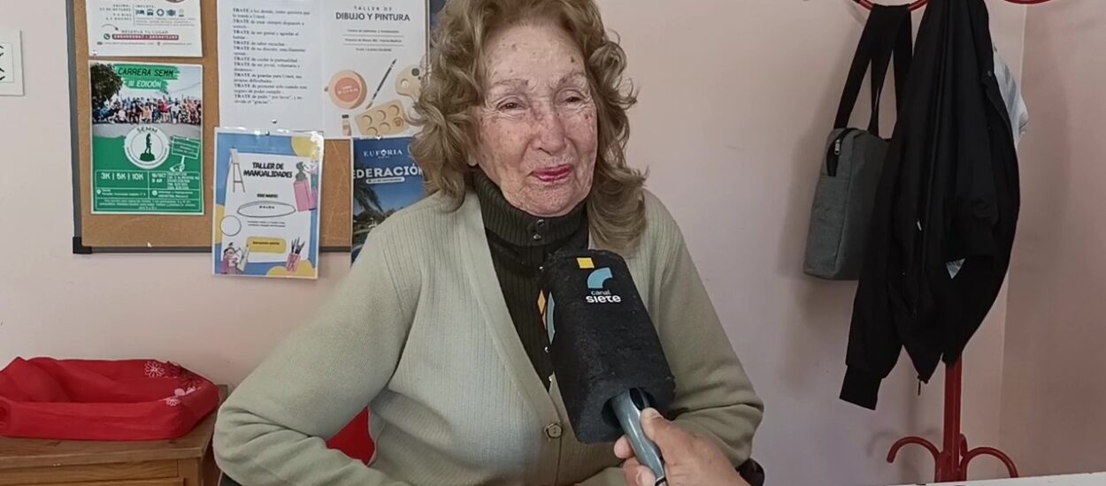 El Centro de Jubilados Madryn celebra el Día de la Madre con música, sorteos y baile