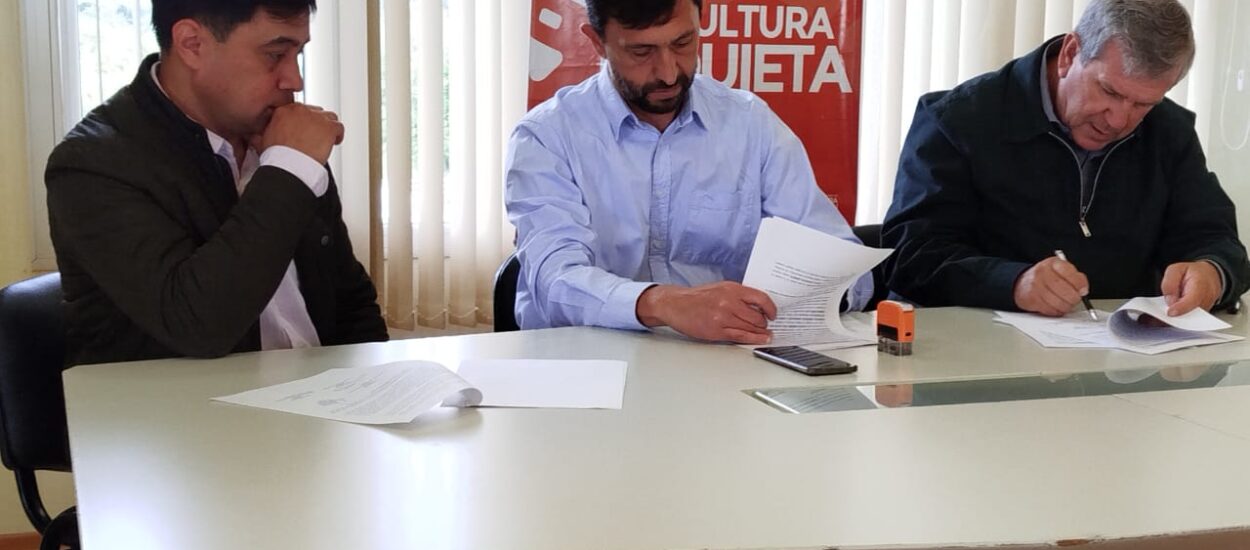 La FECh firmó convenios para desarrollar Centros Comerciales a Cielo Abierto en la Cordillera