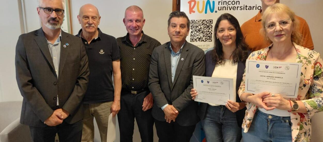 La Facultad entregó diplomas a estudiantes de Gaiman por la cursada en Inteligencia Artificial y Educación Financiera 