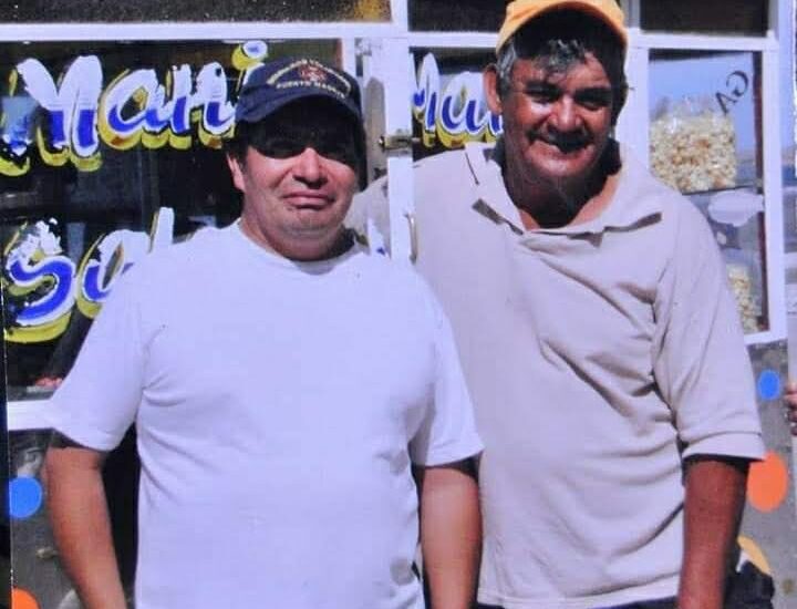 22 años de historia frente al mar: El legendario carro de pochoclos de Madryn celebra su aniversario